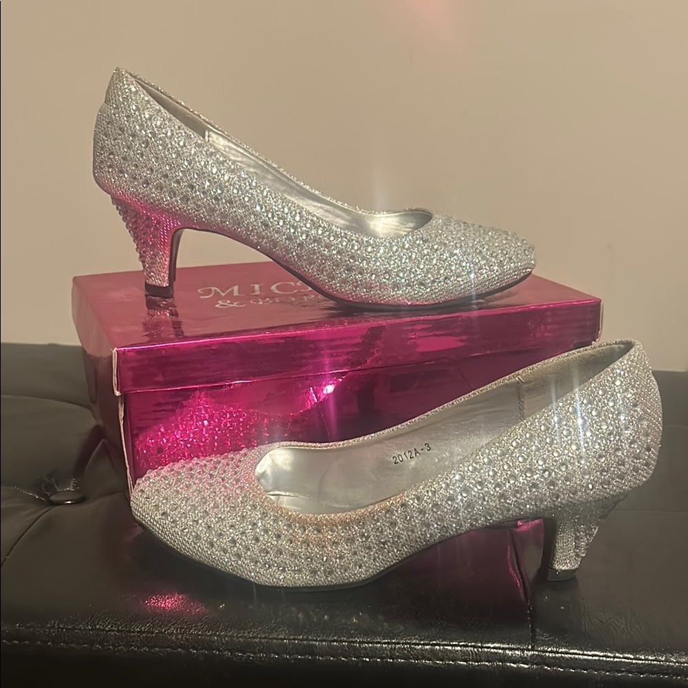 Michaelangelo Silver Heels with Glittery Crystals